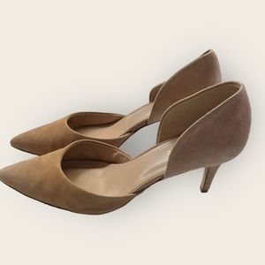 Ladies 9M Essex Lane Taupe Suede Heels